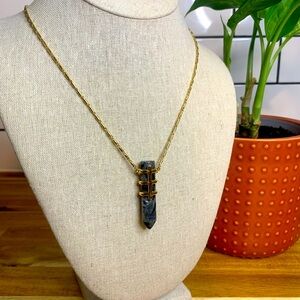 Legend Pendant Necklace Gold